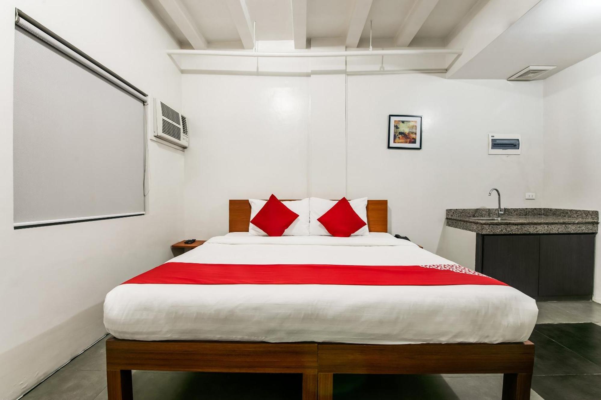 Oyo 136 Regal Residences Quezon City Zewnętrze zdjęcie