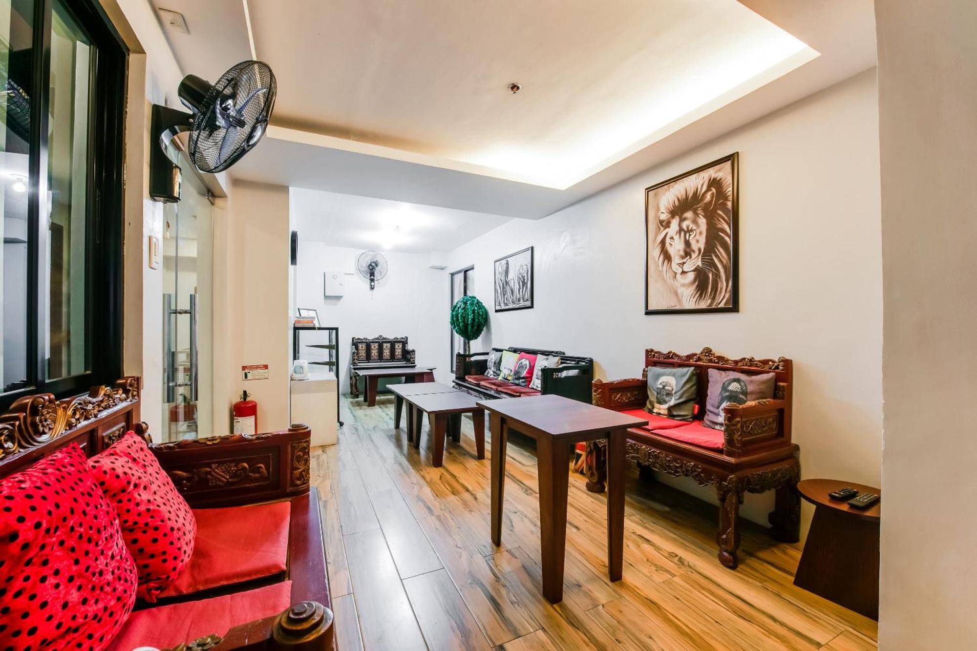 Oyo 136 Regal Residences Quezon City Zewnętrze zdjęcie