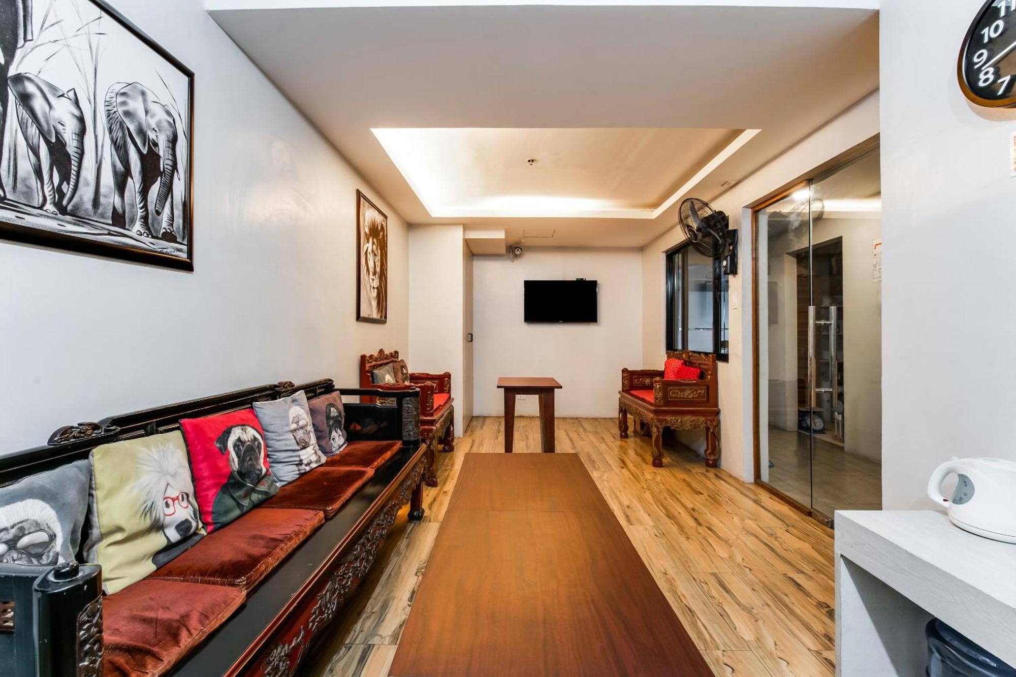 Oyo 136 Regal Residences Quezon City Zewnętrze zdjęcie