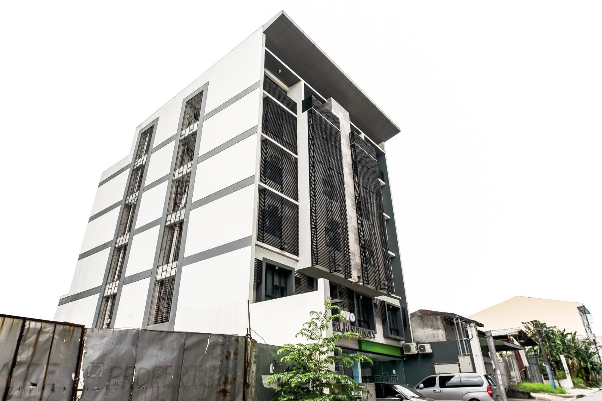 Oyo 136 Regal Residences Quezon City Zewnętrze zdjęcie