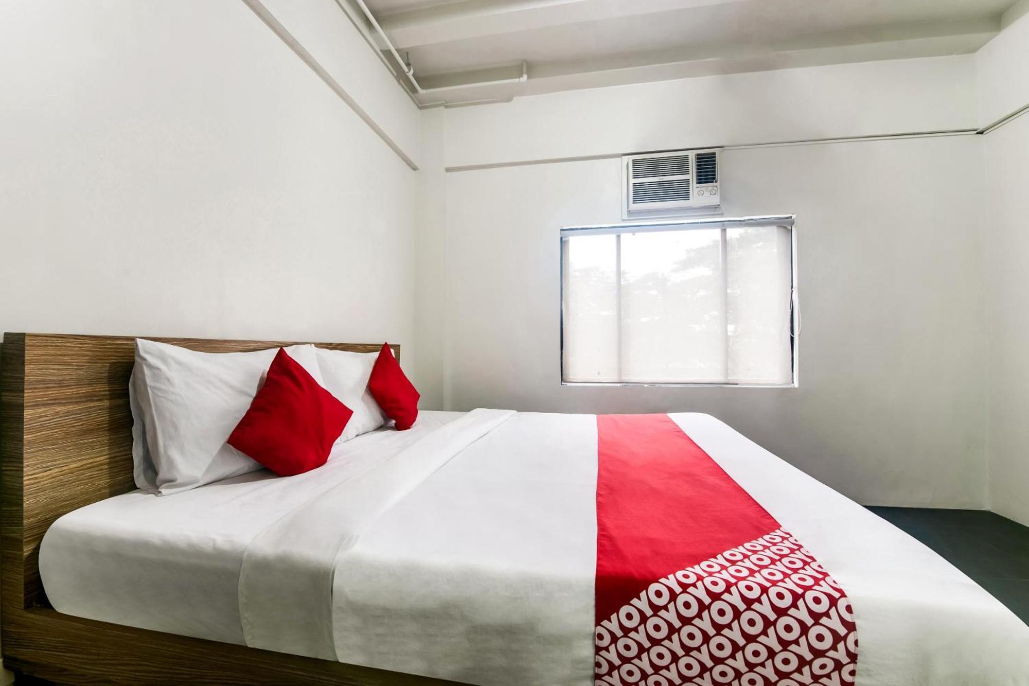 Oyo 136 Regal Residences Quezon City Zewnętrze zdjęcie