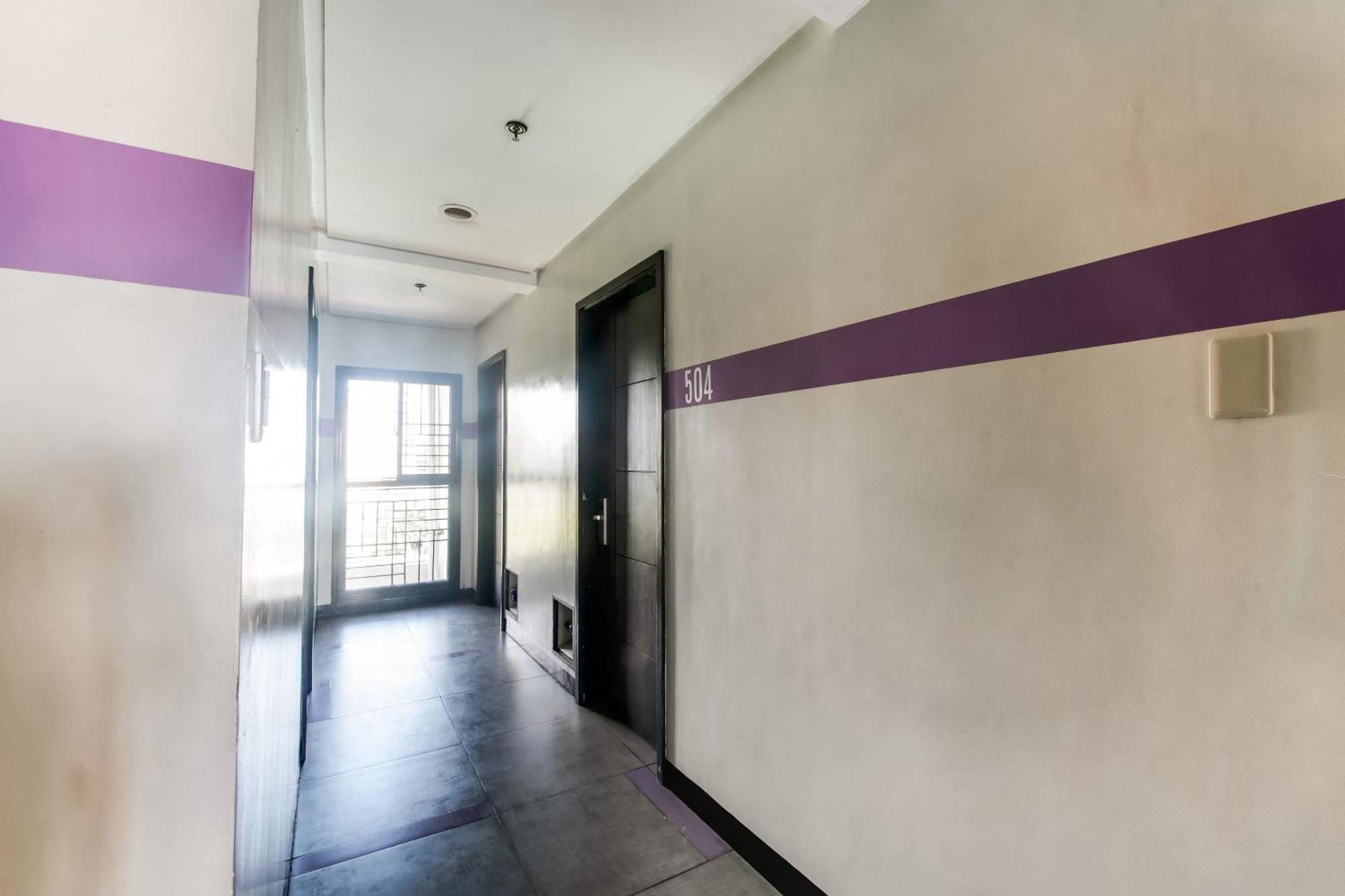 Oyo 136 Regal Residences Quezon City Zewnętrze zdjęcie
