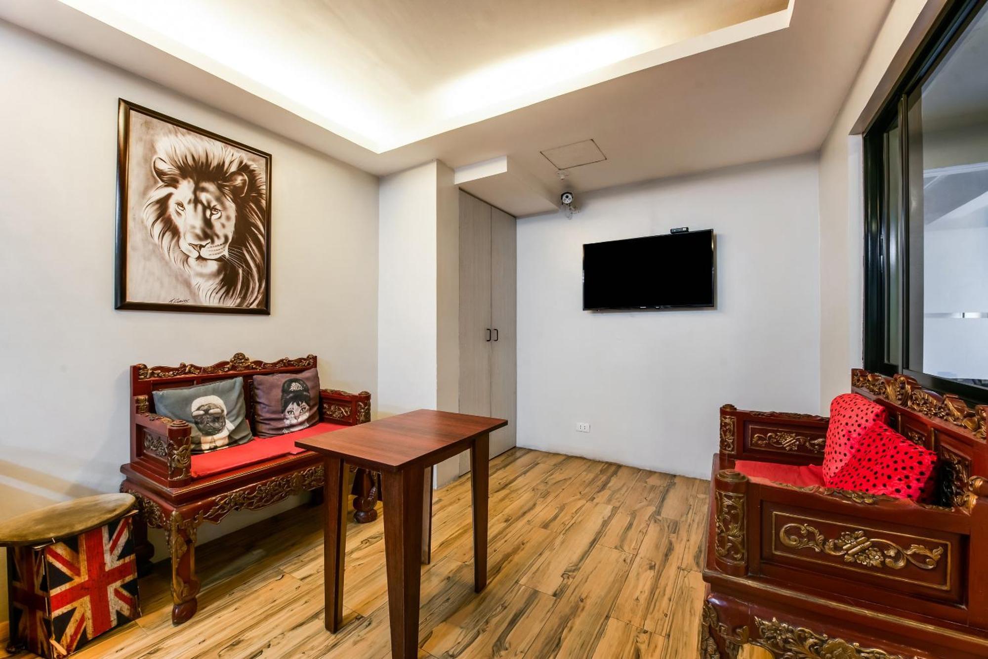 Oyo 136 Regal Residences Quezon City Zewnętrze zdjęcie
