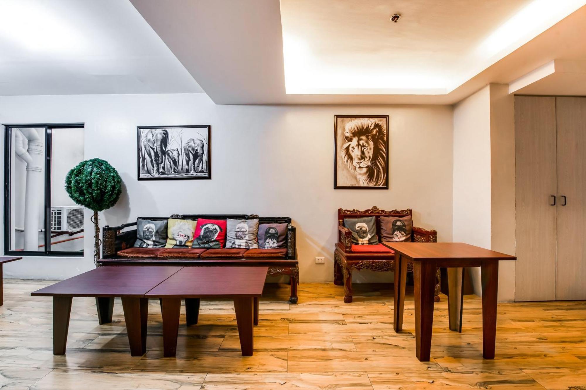 Oyo 136 Regal Residences Quezon City Zewnętrze zdjęcie